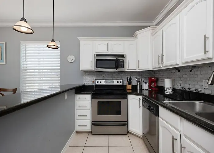 Luxury 3 Bed 2 Bath 2Nd Floor Condo By Beach