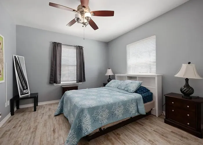 Luxury 3 Bed 2 Bath 2Nd Floor Condo By Beach
