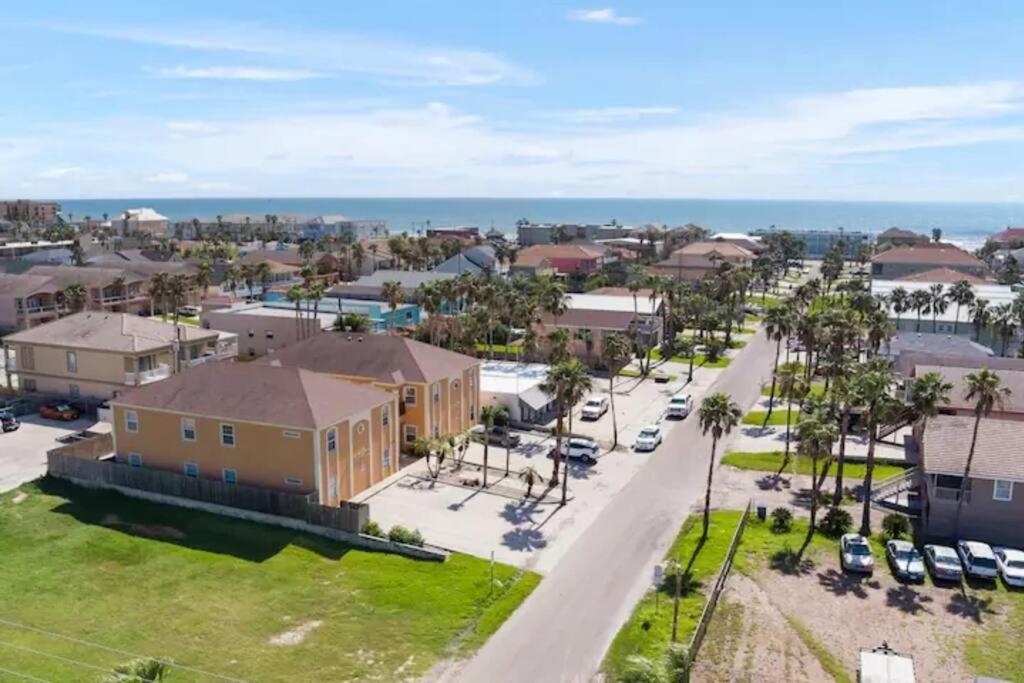 Ferienhaus Luxury 3 Bed 2 Bath 2nd Floor By